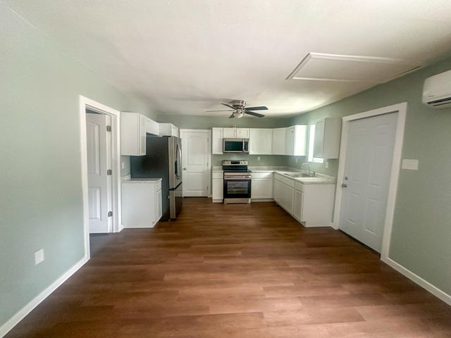 1835 West Chestnut Street, Springfield, MO 65802
