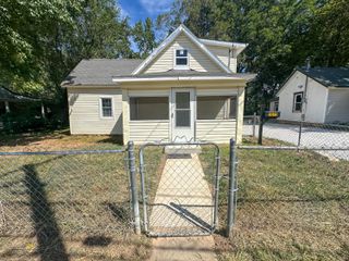 1835 West Chestnut Street, Springfield, MO 65802