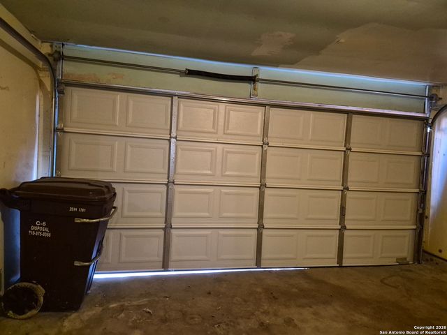 7729 Ridge Mist Dr, San Antonio, TX 78239