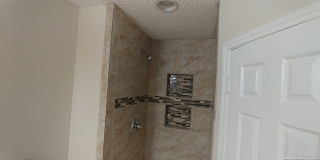 7729 Ridge Mist Dr, San Antonio, TX 78239