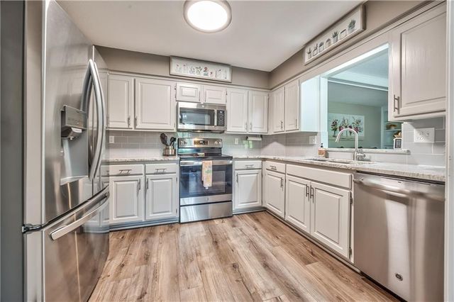 5860 Park Street 7, Shawnee, KS 66216