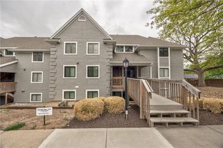 5860 Park Street 7, Shawnee, KS 66216