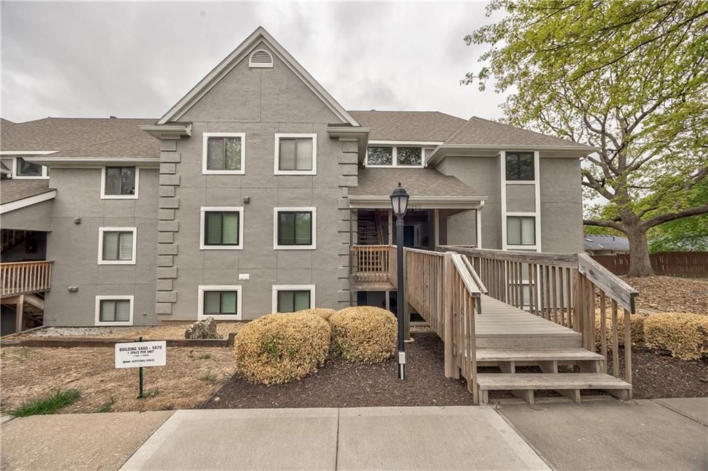 5860 Park Street 7, Shawnee, KS 66216
