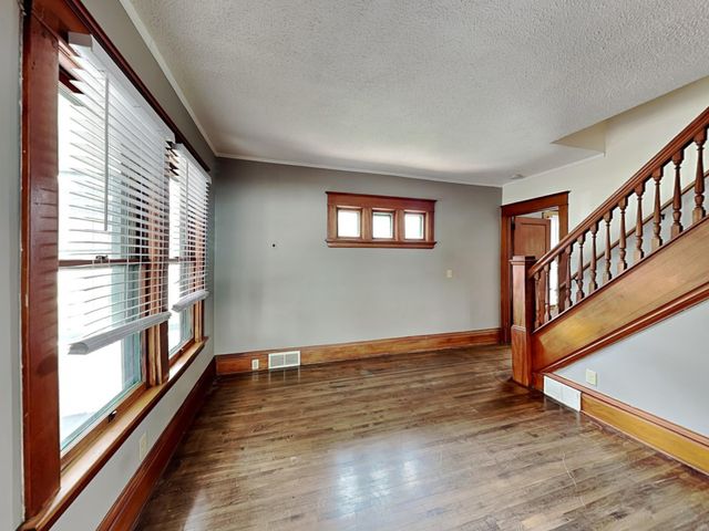 1403 Barclay Street, Saint Paul, MN 55106