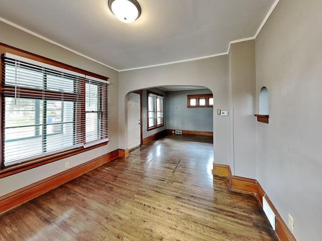 1403 Barclay Street, Saint Paul, MN 55106