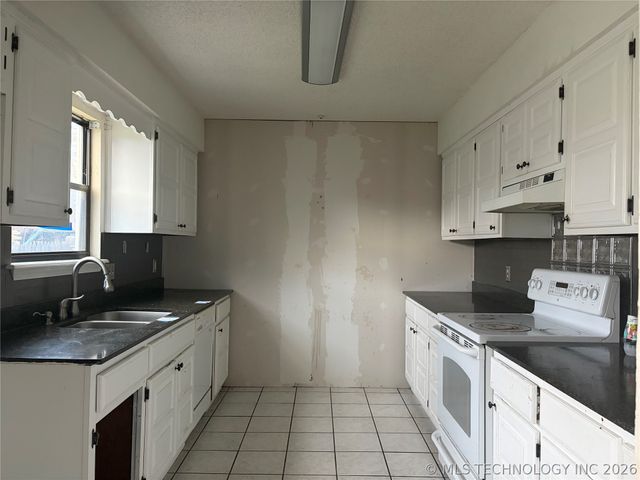 2309 W Jackson Street, Broken Arrow, OK 74012