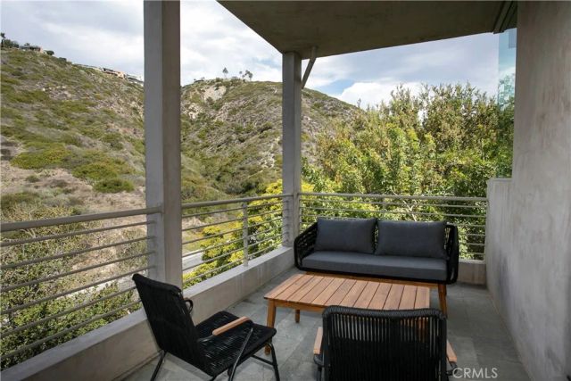 533 Temple Hills Drive, Laguna Beach, CA 92651
