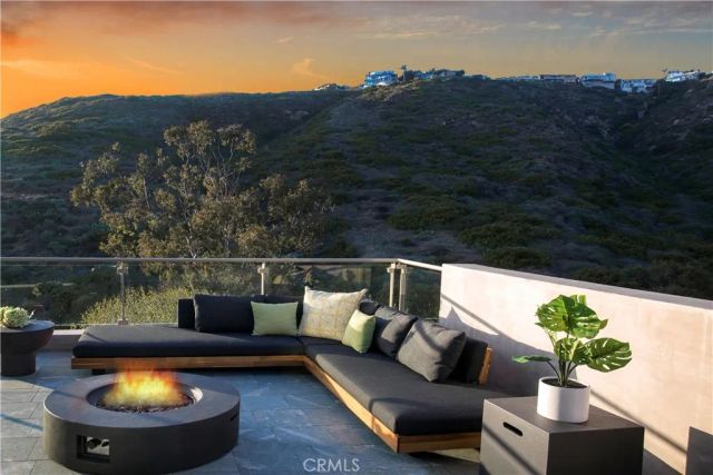 533 Temple Hills Drive, Laguna Beach, CA 92651