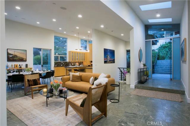 533 Temple Hills Drive, Laguna Beach, CA 92651