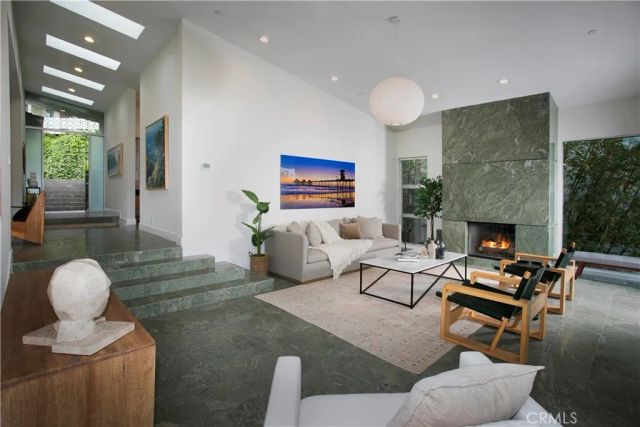 533 Temple Hills Drive, Laguna Beach, CA 92651