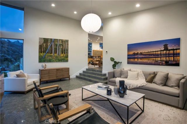533 Temple Hills Drive, Laguna Beach, CA 92651
