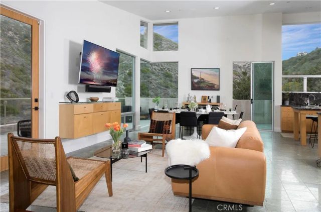 533 Temple Hills Drive, Laguna Beach, CA 92651