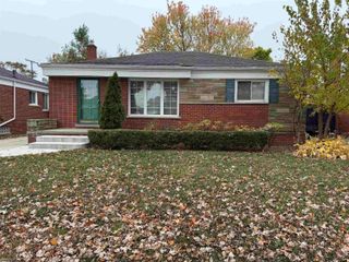 19916 Alger Street, Saint Clair Shores, MI 48080