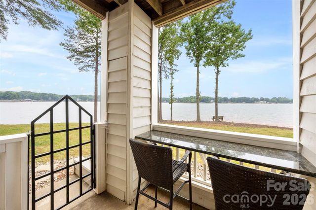 907 Southwest Drive, Davidson, NC 28036