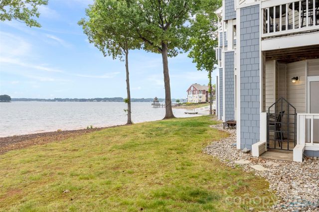 907 Southwest Drive, Davidson, NC 28036