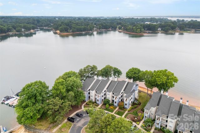 907 Southwest Drive, Davidson, NC 28036