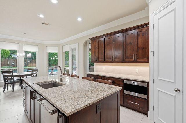 1016 Meandering Woods Drive, Keller, TX 76248