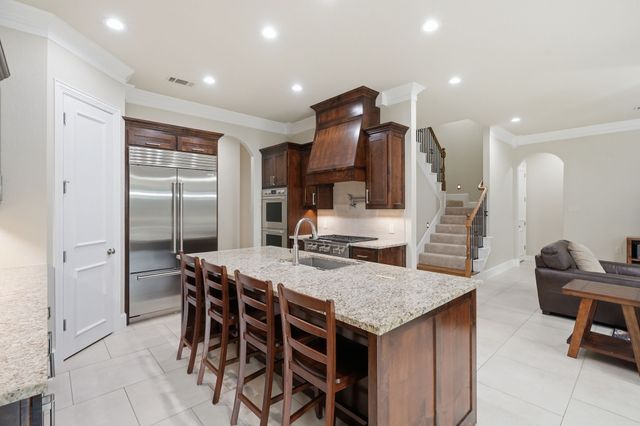 1016 Meandering Woods Drive, Keller, TX 76248