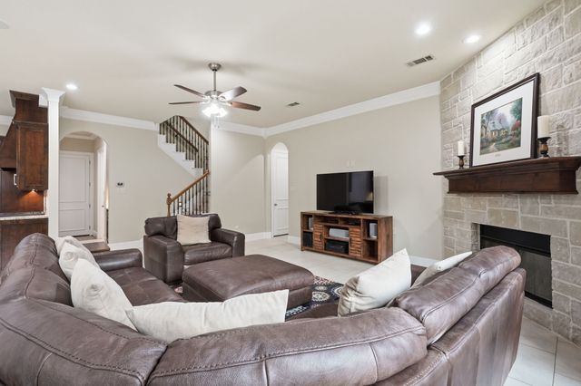 1016 Meandering Woods Drive, Keller, TX 76248