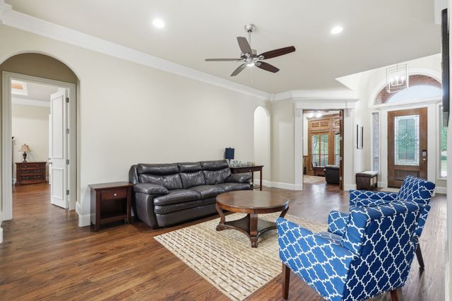1016 Meandering Woods Drive, Keller, TX 76248