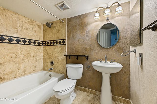 3235 E CAMELBACK Road 124, Phoenix, AZ 85018