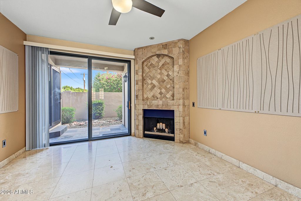 3235 E CAMELBACK Road 124, Phoenix, AZ 85018 — photo 2