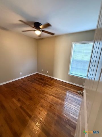 784 Samuels Avenue, New Braunfels, TX 78130