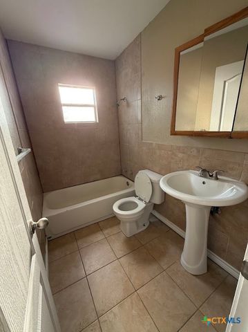 784 Samuels Avenue, New Braunfels, TX 78130