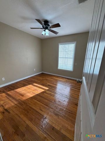 784 Samuels Avenue, New Braunfels, TX 78130