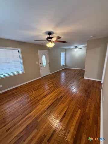 784 Samuels Avenue, New Braunfels, TX 78130