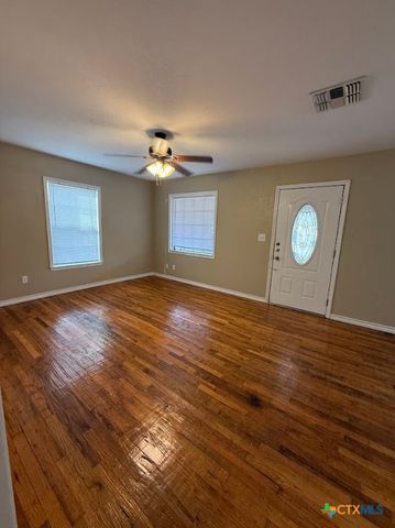 784 Samuels Avenue, New Braunfels, TX 78130