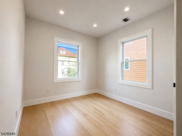 222 E 30Th St, Paterson City, NJ 07514