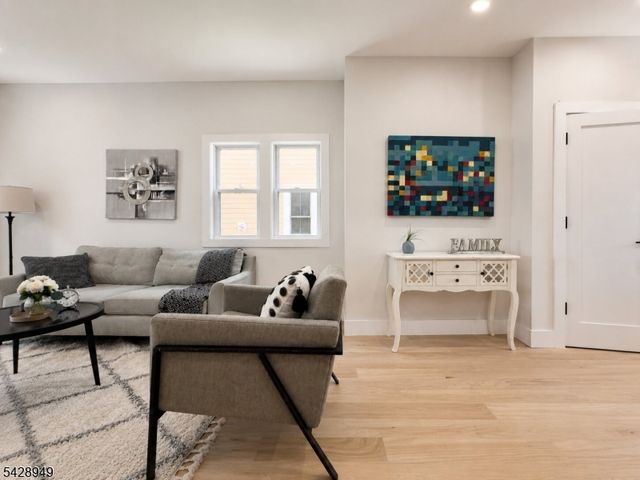 222 E 30Th St, Paterson City, NJ 07514