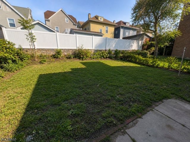 222 E 30Th St, Paterson City, NJ 07514