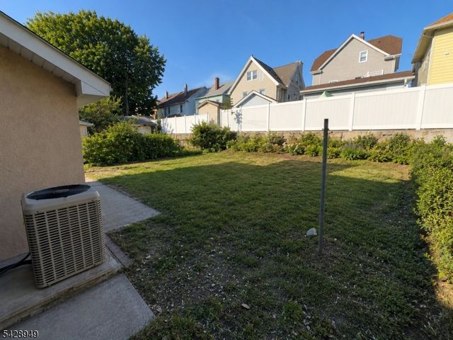 222 E 30Th St, Paterson City, NJ 07514