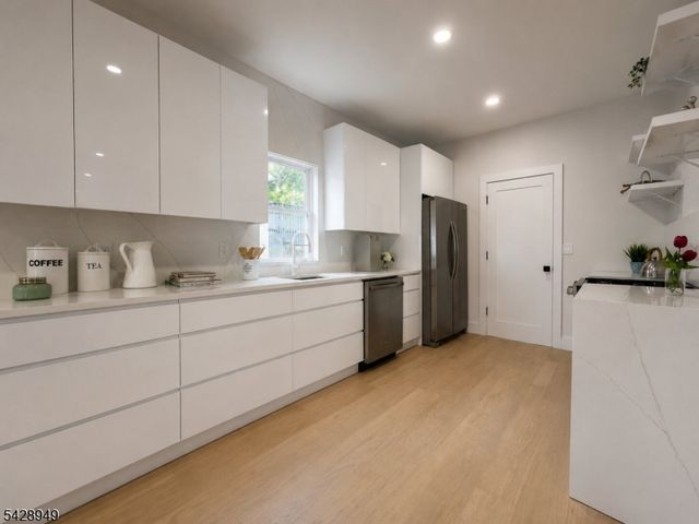 222 E 30Th St, Paterson City, NJ 07514