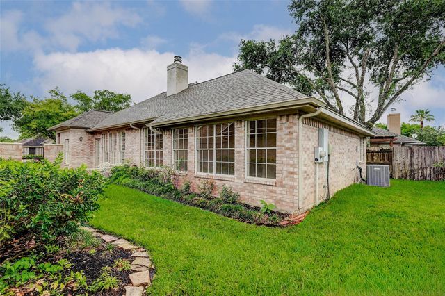 1918 Supplejack Court, Sugar Land, TX 77479