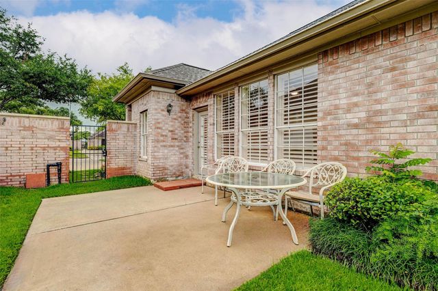 1918 Supplejack Court, Sugar Land, TX 77479