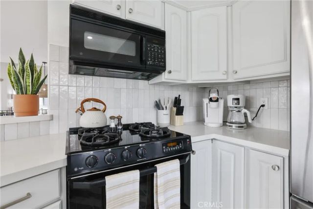 295 Plymouth Street, Cambria, CA 93428