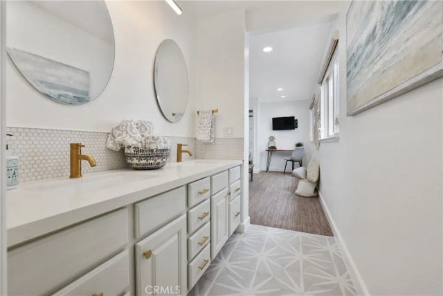 295 Plymouth Street, Cambria, CA 93428