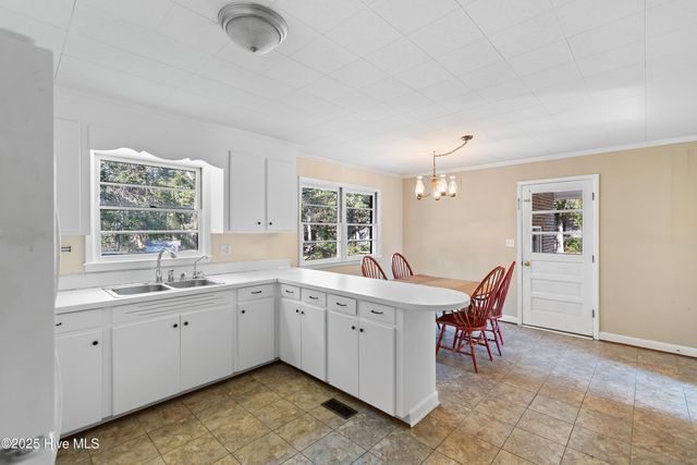 962 Taft Road SW, Supply, NC 28462