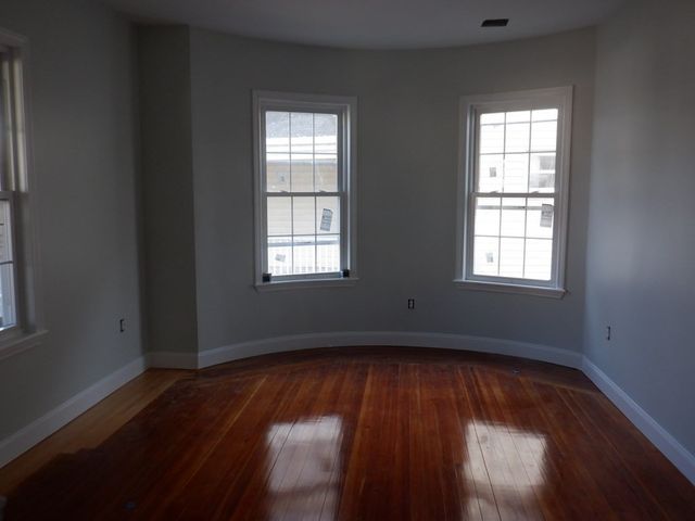 1127 Hyde Park Ave 2, Boston, MA 02136