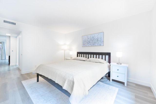 20700 4th Street 3, Saratoga, CA 95070