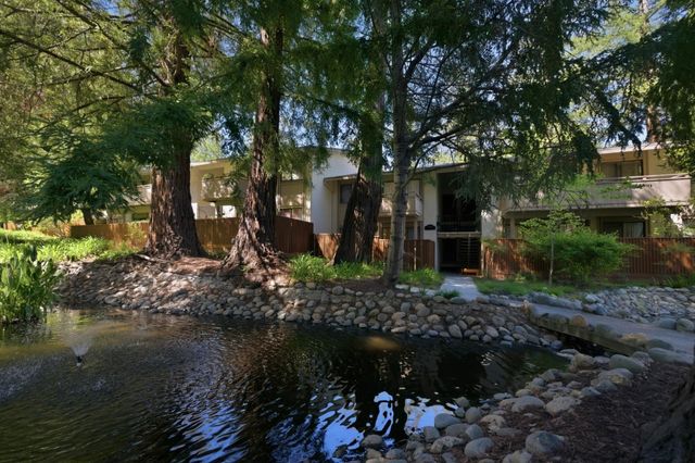 20700 4th Street 3, Saratoga, CA 95070