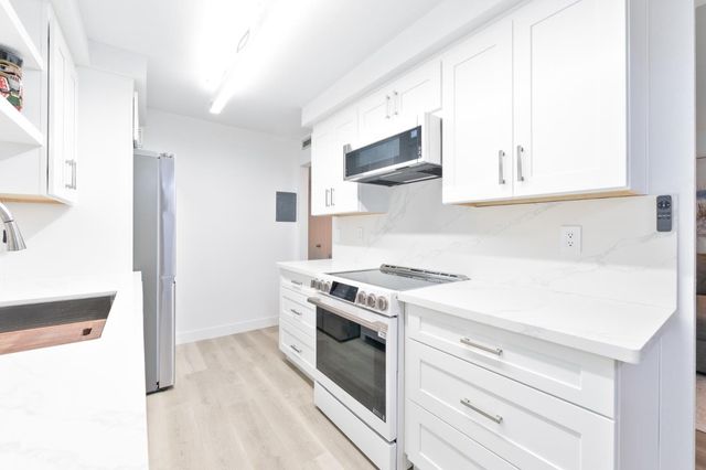 20700 4th Street 3, Saratoga, CA 95070