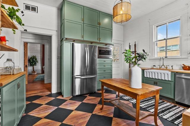 801 24th Street, Galveston, TX 77550