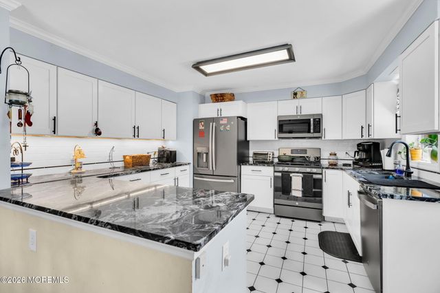 9 Walter Drive, Jackson, NJ 08527