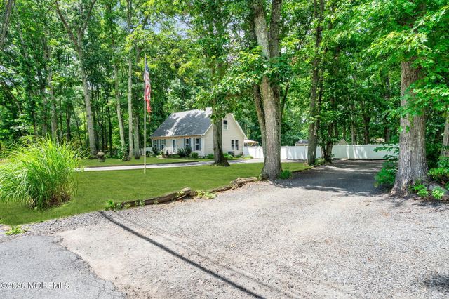 9 Walter Drive, Jackson, NJ 08527