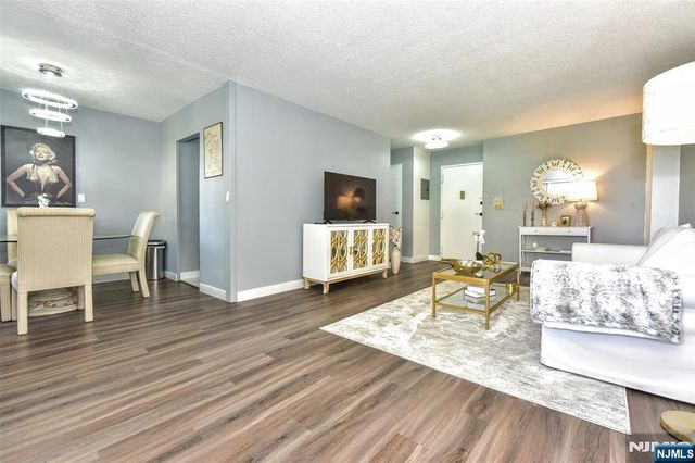 307 Prospect Avenue 4B, Hackensack, NJ 07601