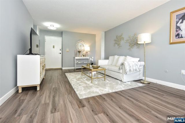 307 Prospect Avenue 4B, Hackensack, NJ 07601